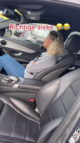 #anzeige Wie ein kleines Kind😂 #werbung #ikea #foryoupage #fypシ #foryou #fürdich #funnyvideo #fy #tiktokdeutschlan #möbelhaus @nikkihexe