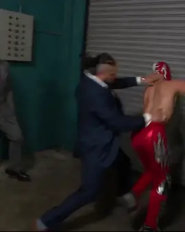 Will Fuego shine his shoes? #aew #aewdynamite #aewontnt #andradeelidolo #fuegodelsol #allelitewrestling