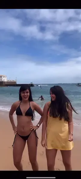 Nem acredito que fiz isso na praiaaa! 😂😂@datosmani #forypage #bomdia #salvador #bahia #barra #fy