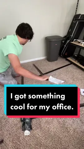 Welcome to boring unboxings ep.1… do you guys like how it turned out? #unboxing #homeoffice #package #boredvibes #officedecor