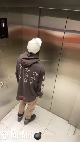 MANNEQUIN PRANK 😂🏃🏻 part 1/5 #prank #run #funny