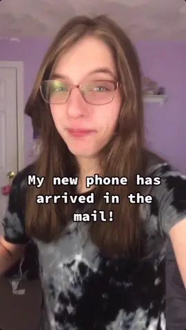 I GOT MY NEW PHONE! It’s the iPhone 12 mini and it’s so amazing I love it already!! 😁