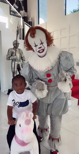 Love visits from @twistedpennywise 🎈#fyp