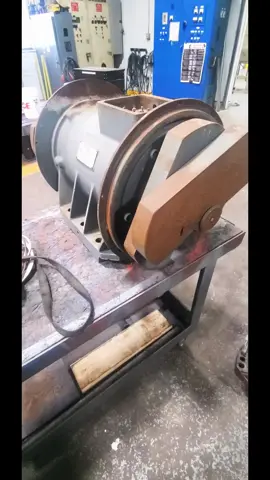 #fypシ #foryoupage #motor #mechanic #industrial #tesla #electrician #electrical #bluecollar #vibe #shake #electrical #repair #rebuild #horsepower