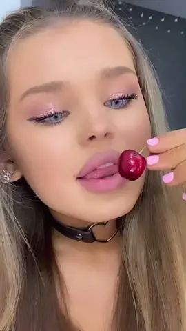 #pegar un video de @zolotova_vero jajaja que sexy me veo comiendo 😏 #humor #parati #coqueto #stitch