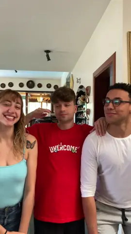 video sem sentido nenhum, mas é isso kkkkkk