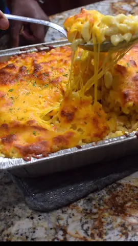 The Mac & Cheese recipe that keeps everyone coming back for more. Super creamy & cheesy. #foodtiktok #cheesepull #homecook #cookingtiktok #cheese