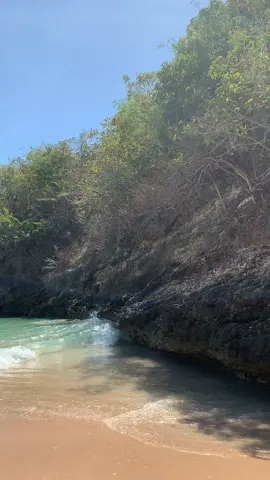 Balas @libraayoo  ini ya,btw ini di pantai pink lombok timur,masih bnyk video” di perjalanan sm di pantainya yg masyaallah bagus,up ga?