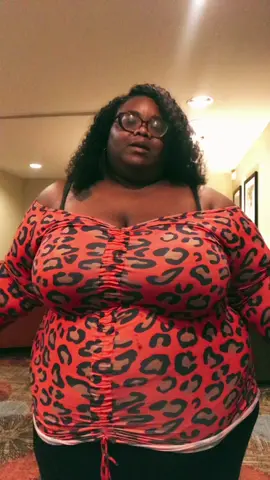 #iloveyouanyway #usher #throwbacksongs #bbwbaddie #bussin #bbwdance #dance #smiling #selflove #tiktok #foryoupage #foryou #blackgirlmagic