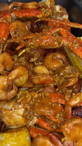 Seafood Boil 🦐 🦀 Who Wants Recipe?! 😋 #seafoodboil #snowcrab #shrimpboil #crablegs #mariscos #recipes #seafood