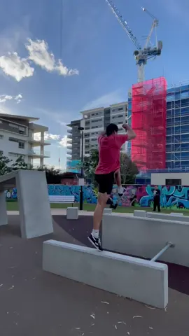 Trying the @mentos_au gum fresh new moves with the strawberry flavour. Show us your fresh new moves using #YESToPureFresh to win a year’s supply!