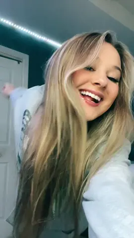 some account posted this video and got half a million views pretending to be me 😍