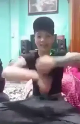 Anh yêu em lắm 😂