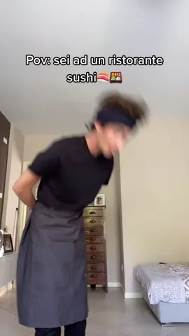 SCUSI CI SONO LE FOTO NEL MENÙ? ✨ #ristorante #susi #lavoro #cameriere #ragazzi #perte #neiperte #viral