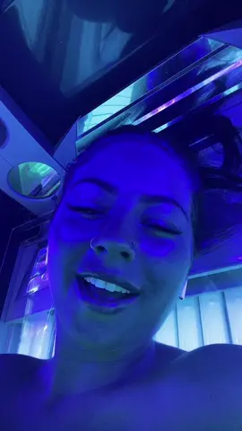 Mood #BurberryTB #girl #Fyp #sunbed #tan