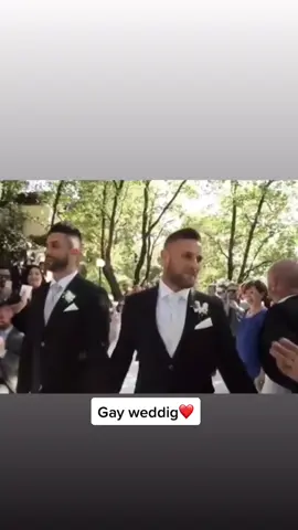 Love this❤️🏳️‍🌈 #gay #gaylove #lover #perte #wedding #gaykiss #LoveIsLove #foryoupage #lgbtq #🏳️‍🌈