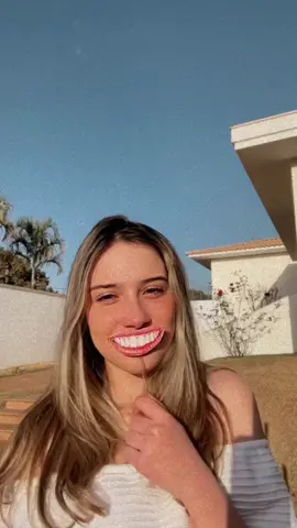 Sobre as redes sociais e a falsa felicidade… Você está se comparando com máscaras feitas de sorriso, viagens etc. #viralvideo  #feliz #fy #fypシ #fyyy