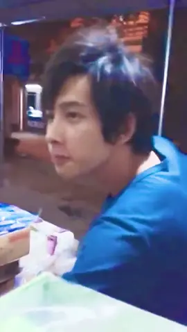 “Áo vàng áo xanh chứng kiến cho anh nhớ” Thánh tán gái 😁