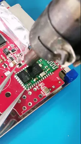 The syringe contains silver tin paste, and the welding is firm, it's that simple