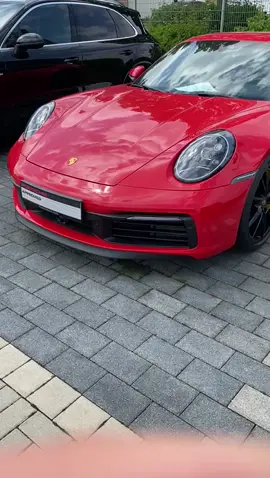 Porsche 911 Carrera S màu đỏ lấy về cho khách !