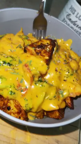 Cheesy Potatoes w/ Shrimp & Broccoli ✨ #fypシ #foodtiktok #ChewyChattyPets #itsyogirljaz #chefollie