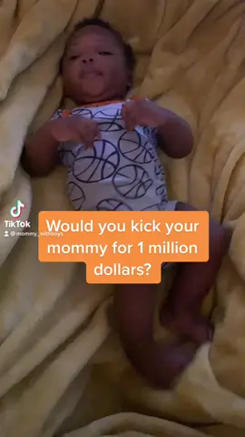 He gone share too! #MomsofTikTok #babiesoftiktok #baby #babyboy #3montholdbaby❤️ #SmartfoodClub #mom
