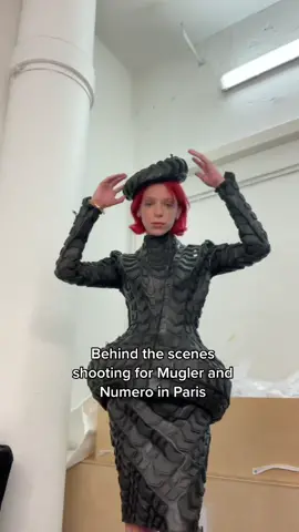 Behind the scenes at a Mugler shoot❤️ #foryoupage #SmartfoodClub #model #mugler #paris