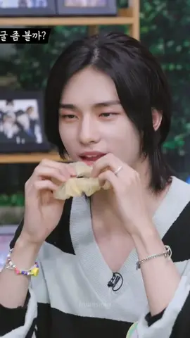 he's so pretty for what?🤧🖤#foryouu #fypシ #Straykids #Hyunjin #Hwanghyunjin #kpop