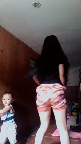 ayan nanaman batang makulit nakikisayaw🤧❤️#foryoupage #xyzcba #fypシ #fyppppppppppppppppppppppp #twrk #foryou