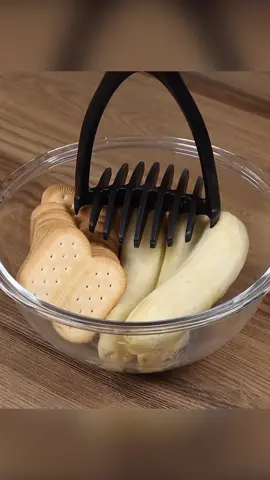 Misturei bananas com bolachas e se surpreenda com o resultado. #foryou #comida #receita #banana #bolacha