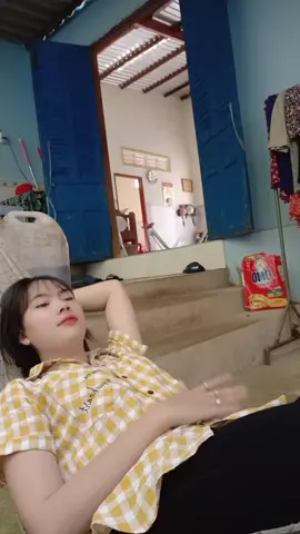 Em bán chôm chôm chứ hông có bán thân🤣