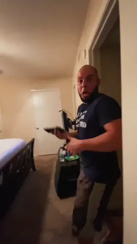 Got him! 🤣 #tiktokscare #scare #lovehim #foryoupage #fypシ #scaremyhusband #screamy #themmoves #scarepranks #scream #foryou #surprise
