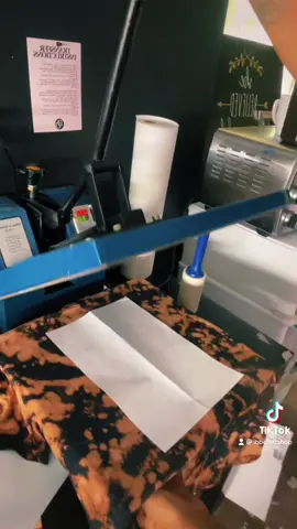 🤟 #screenprint #bleachedshirts #dontbealadybealegend #SmallBusiness #36SecondsOfLightWork #lifeisgooddance #fyp #customshirt #foryoupage
