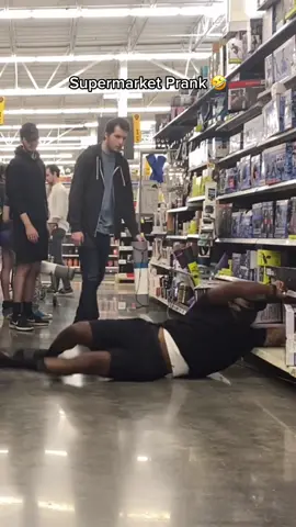 That looked too convincing 😭😆 🎥@calvingrindz #ladbible #fyp #foryou #supermarket #prank #funny