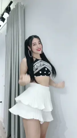 Dạo này không biết quay gì 🥲 #luuhuyentrang #trangnami #timebeatmedia #tiktokdancevn