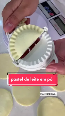 Pra quem pediu expliquei bem certinho como faço a massa 💛 ME SIGAM NO INSTAA @alexiapaival #confeitaria #pasteldeleiteempó #doces #nutella