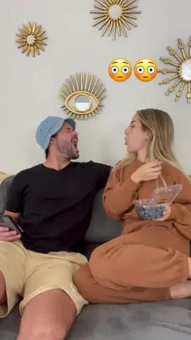 Quien quiere una blueberry?🫐😌😂 #couplecomedy #couplegoals #prank