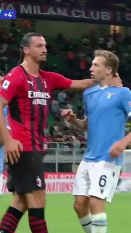 Zlatan gave Lucas Leiva a warning, but then Mauricio Sarri got in his face 👀 #zlatan #ibrahimovic #acmilan #seriea #football #sarri #fight