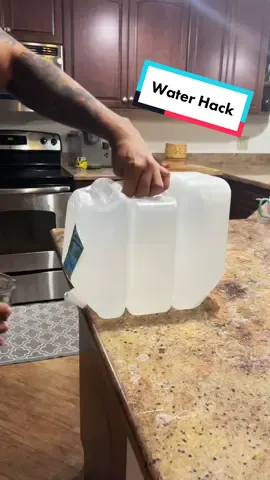 Did You Know This Water Hack? #water #foryou #LifeHack #lifehackvideo #waterbottle #KeepItRealMeals