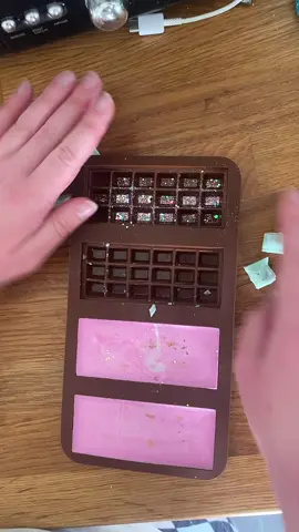 Spoiler alert they all broke help 😭😭😭😭. #fyp #candlemaker #wax #waxmelts #broken #coraline #fail