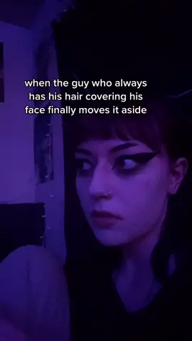 👽