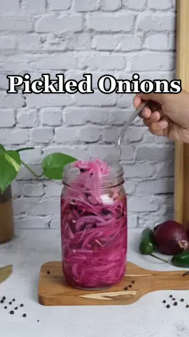 The Best Pickled Onion Recipe 🤤😍💯#pickledonions #pickled #pickledvegetables #thebestpickledonion #easiestpickledonion #yummy #tasty #fyp #foryoupage #foryou #instagramreels #pickledredonions #redonion #pickledjalapeno #EasyRecipe #vegan #vegetarian #sogood