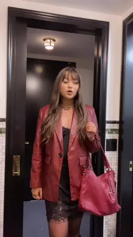 when in new york, always use blair waldorf sounds 💋 #gossipgirl #gossipgirlhere #blairwaldorf #chuckbass #nyc #newyork