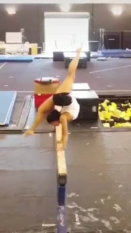 Happy #NationalGymnasticsDay from this #beamqueen! 👑 #NGD2021 (🎥: @hu_dat_gymnast) #balancebeam #mizzoutigers #gymnasticshighlights