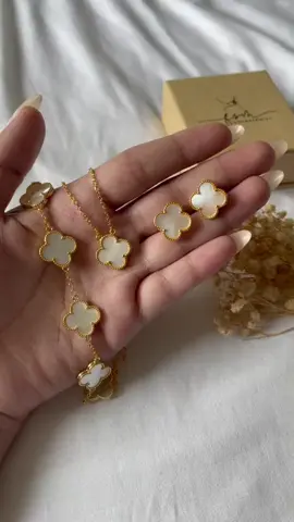 FSM ACCESSORIES#vca #vcanecklace #vcaset #vcaearrings #vcabracelet #18kgoldplated #tarnishfree #hypoallergenic