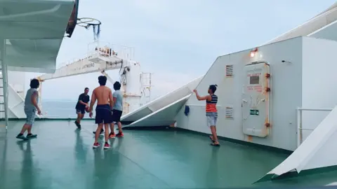 basketball is life, kakamiss din maglaro sa barko. 😁😁 #dhtamazon #tankervessel #seafarer  #basketball #tiktokphilippines #fypシ