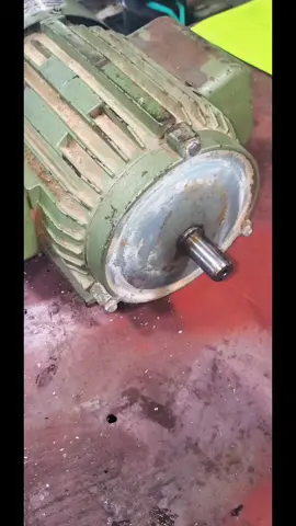 #mechanic #fypシ #foryoupage #tesla #industrial #commercial #motor #horsepower #bluecollar #trades #electric #electrical #torque #electrician #fix