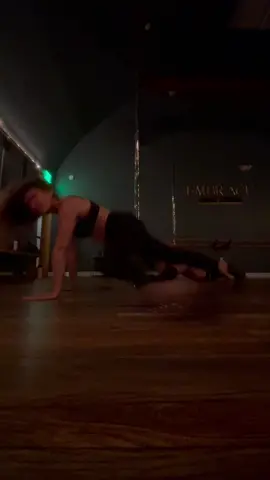 #ThatCloseMessenger #AEJeansHaveFun #KeepItRealMeals #NeverStopExploring #SipIntoSummer #MAKEYOURMOVE #FriendsReunion #poledance #russianexotic