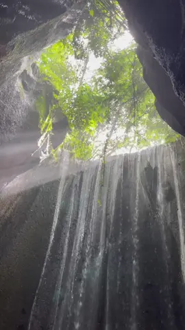Magical days 💚✨💦 #bali #waterfall #fluidus #yoga #ubud #yum #watermedicine #nature #reset #dream