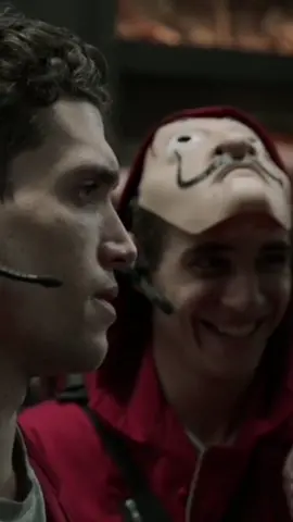 The way they laugh😂 #lacasadepapel #rio #denver #arturito
